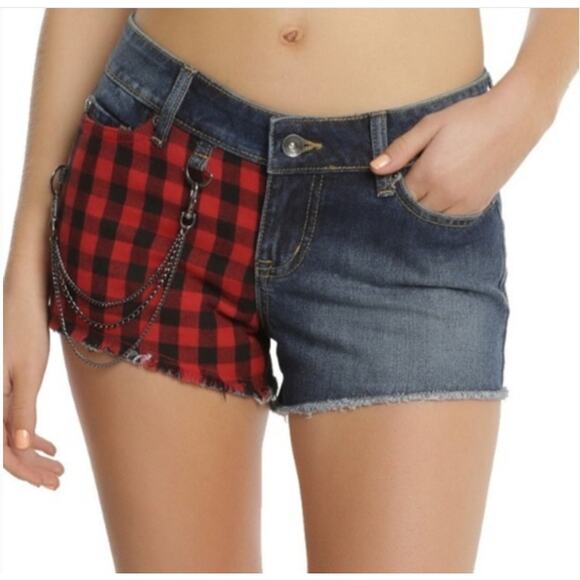 Blackheart Red & Black Buffalo Plaid Panel Low Rise Shorts Juniors 9 Summer - Picture 4 of 11